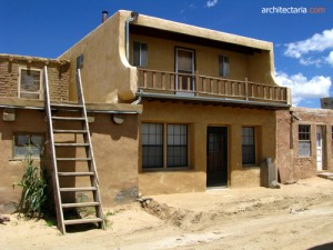 desain eksterior rumah adobe