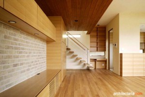 interior dapur dengan furniture kayu