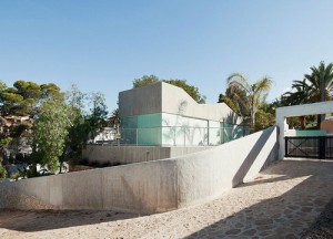 Concrete-house-by-Langarita-Navarro_3