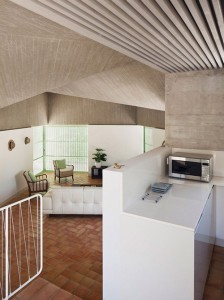 Concrete-house-by-Langarita-Navarro_9