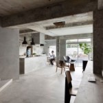 Concrete Apartment Karya Airhouse Design Office: Saat Fashion Menyatu dengan Kehidupan